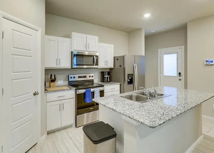 Holiday home Family-friendly Worth Home: Private Yard *