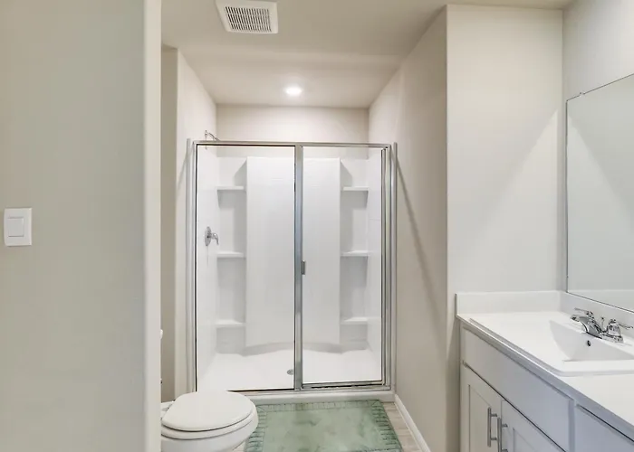 Family-friendly Worth Home: Private Yard Holiday home Fort Worth